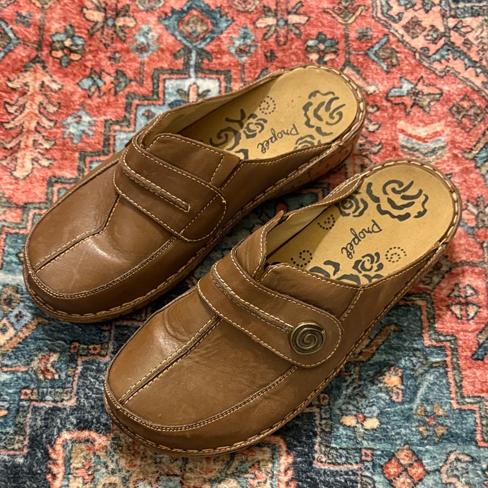 Proper Adjustable Leather Mules-Jana style. Size 9W